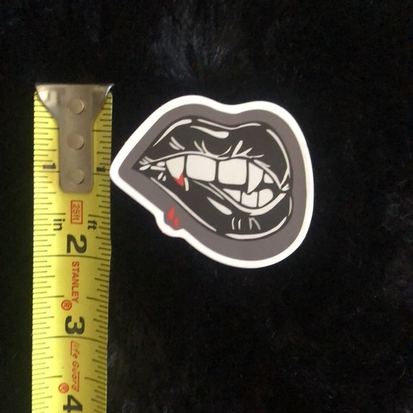 10 for $8 sticker bundle π€
The Vampire Diaries black & white biting lip 𫦠- Picture 3 of 3